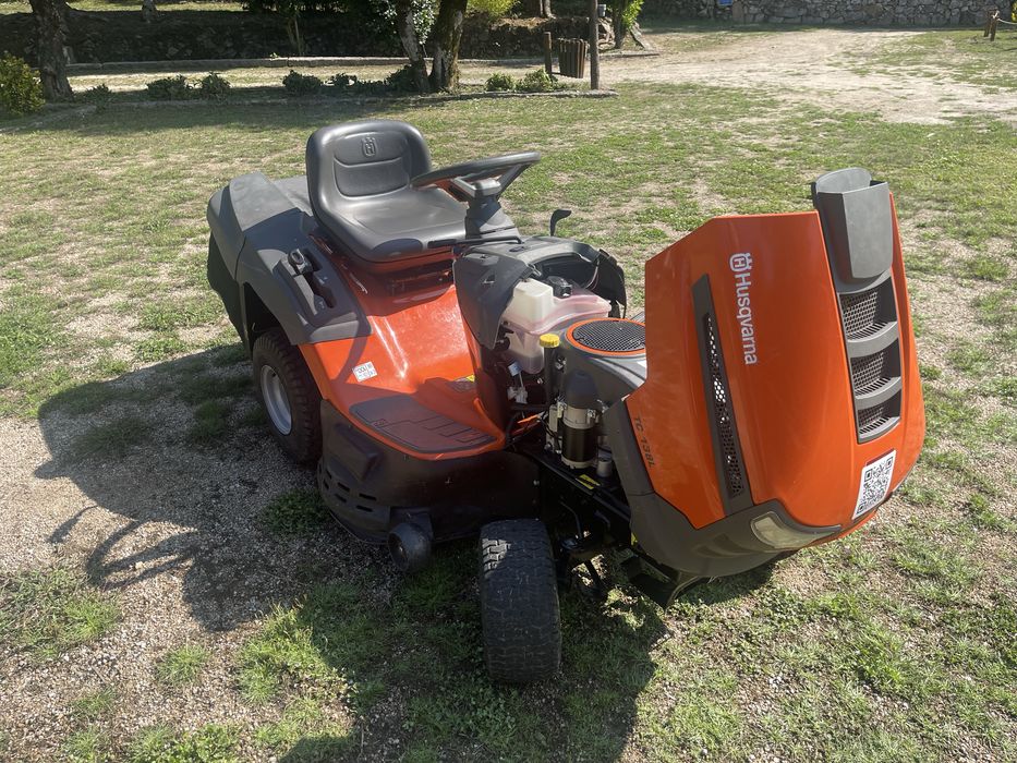 HUSQVARNA TC 138L com cesto recolha 170lts igual a novo