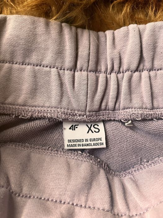 Jasnofioletowe dresy spodnie damskie r.XS 4F