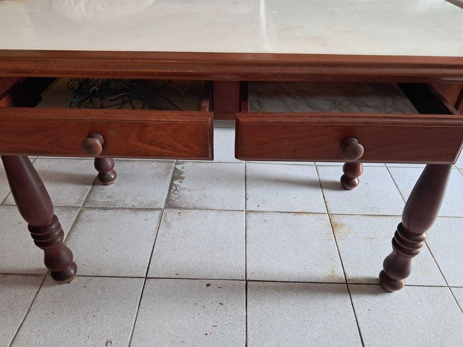 Mesa Cozinha + 3 cadeiras
