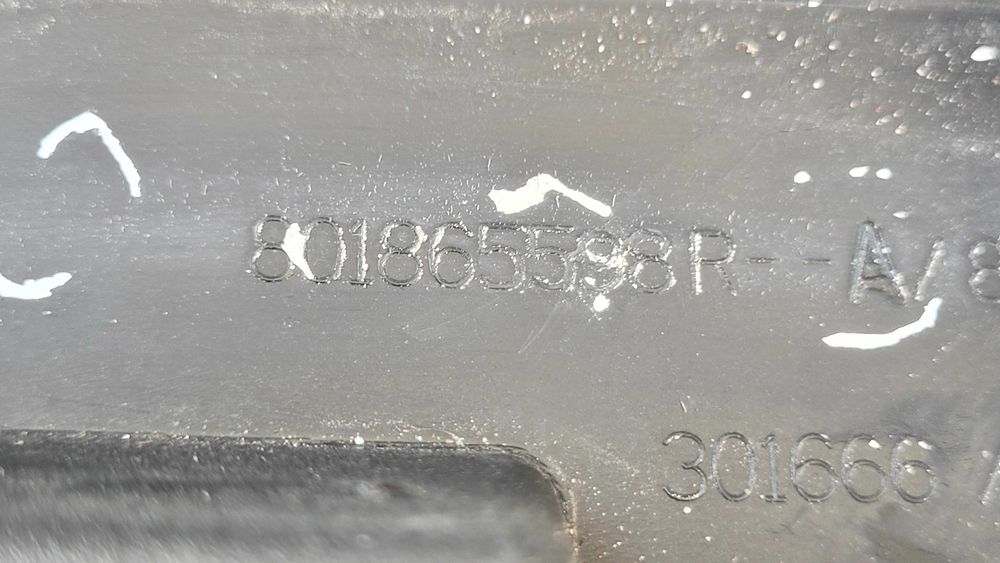 Renault Clio IV 4 prawa przednia prawy przód listwa drzwi dolna