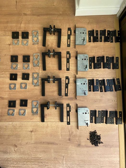 Lote 4 Kits Completos Ferragens Pretas para Portas Interiores