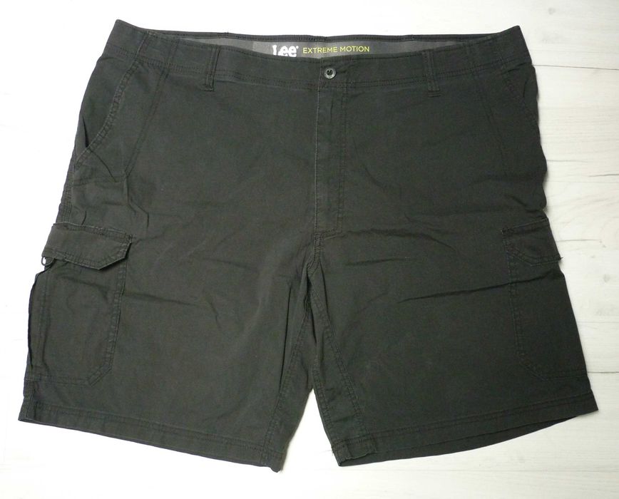 Duże męskie krótkie spodnie LEE rozmiar 4XL W48 spodenki bojówki czarne STRETCH z USA!