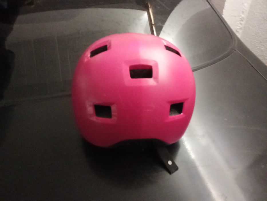 Capacete skate rosa
