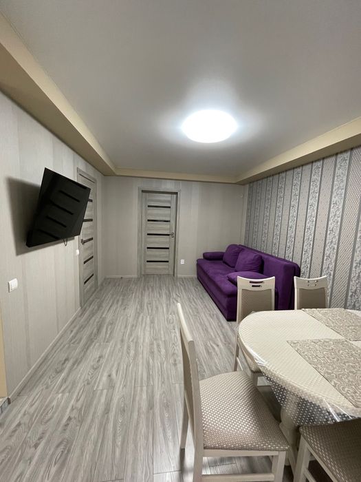 Здам двокімнатну квартиру, з новим ремонтом та меблями.