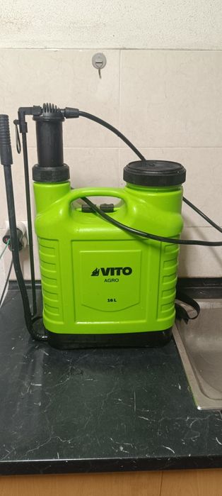 Pulverizador de pressão manual VITO VIPU16 com capacidade para 16 litros