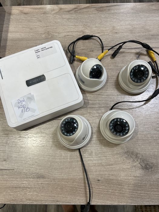 Cały system monitoring, 4 kamery, kable i myszka
