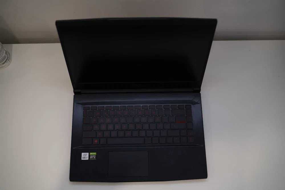 Portátil Gaming MSI RTX 3060, i7 10th, 16GB RAM, Ecrã 144hz