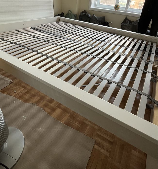 Cama de casal 160x200cm com estrado