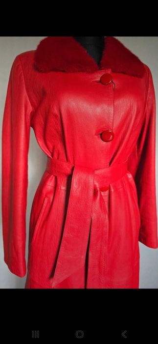 Czerwony płaszcz Skóra naturalna 38 40 zjawiskowy
