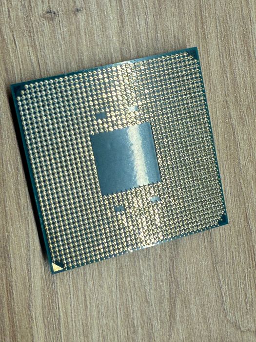 AMD Ryzen 5 5600X (AM4) /  AMD Ryzen 5 5600 (AM4)