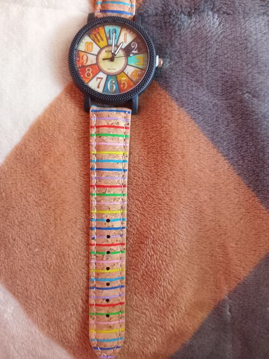 Relógio multicolor