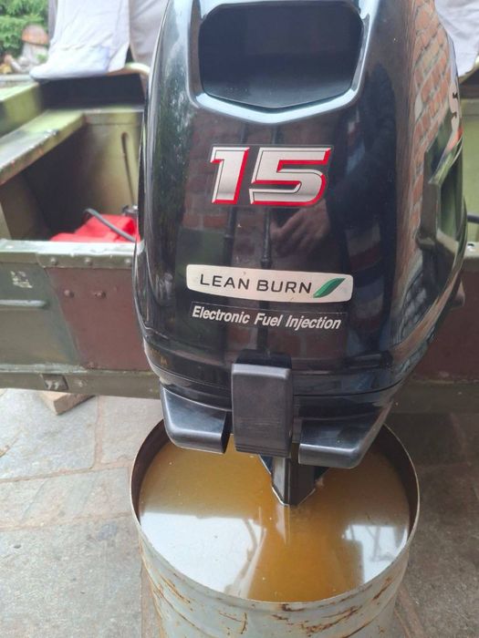 Продам лодку Крым с двигалелем Suzuki 15