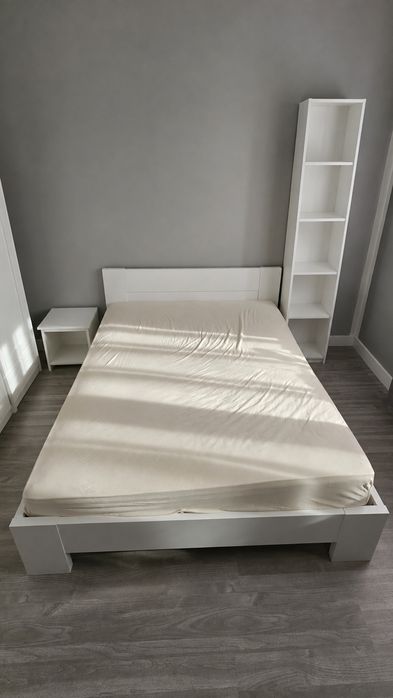 Łóżko białe 160x200 z materacem