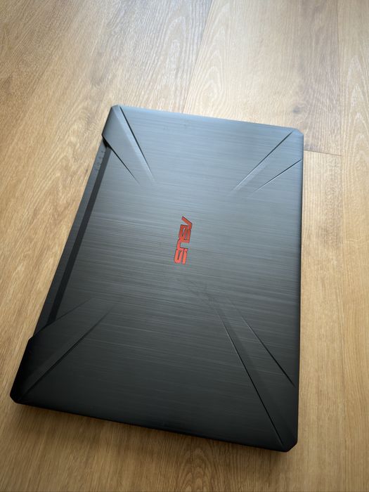 Asus   FX504.