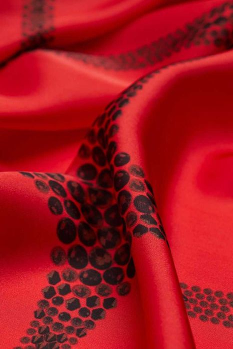 -50% Innovation H&M Chustka czerwona 75x75
