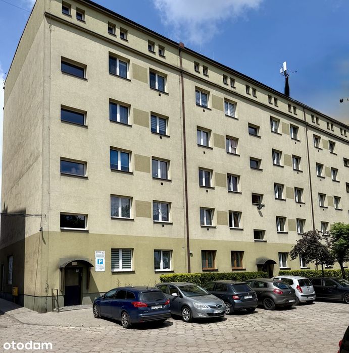 Przestronna kawalerka w świetnej lokalizacji – Bytom, ul. Chorzowska
