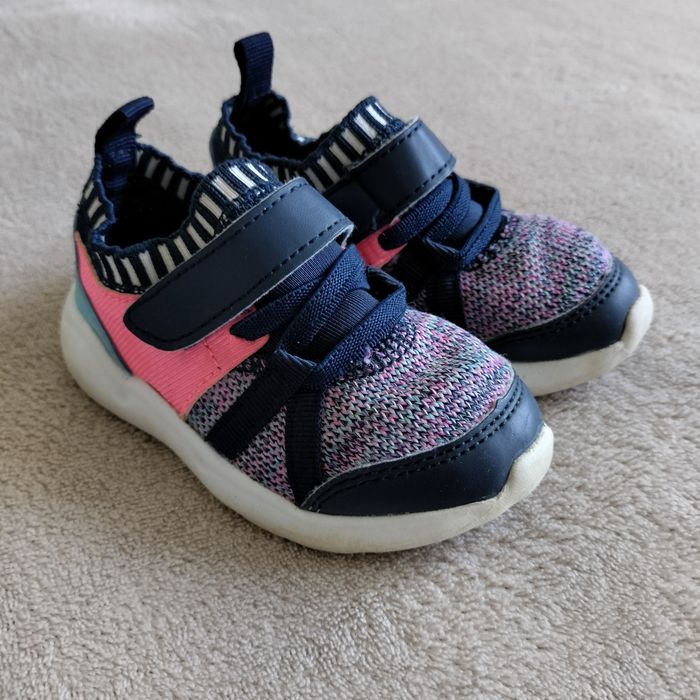 Buty sportowe sneakarsy adidasy dziecięce dziewczęce r.22