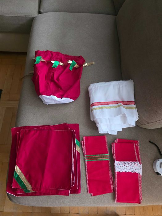 ozdobny zestaw na stół świąteczny