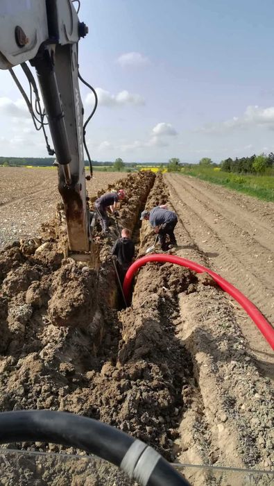 Usługi koparko-ładowarką, wykopy, szamba, załadunek, wyburzenia,