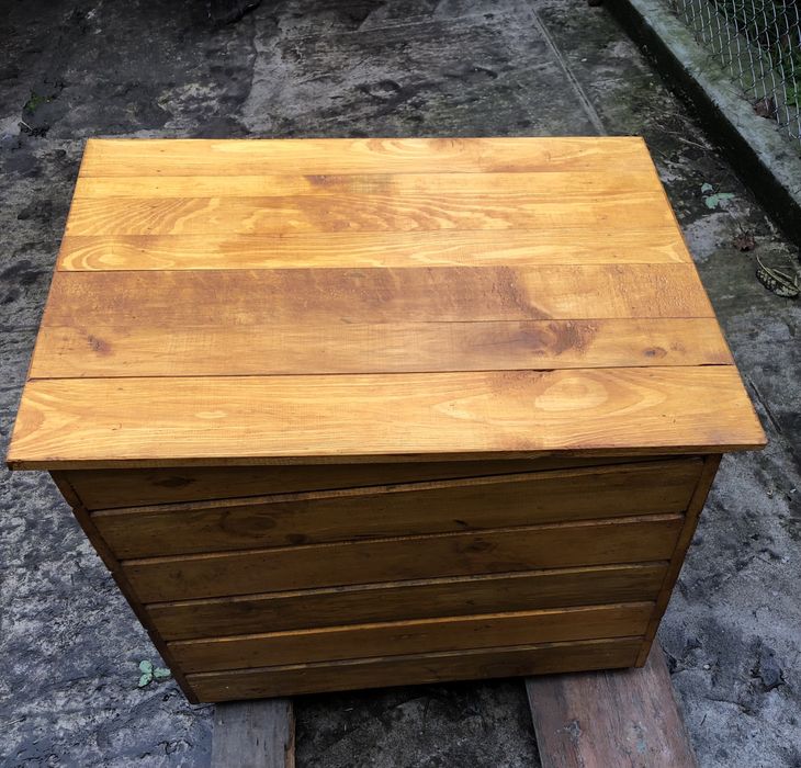 Будка  для собак, котів