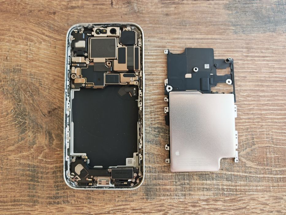 iPhone 17 Pro,  15 Pro,   e 16 pro max, PARA PEÇAS, vários modelos
