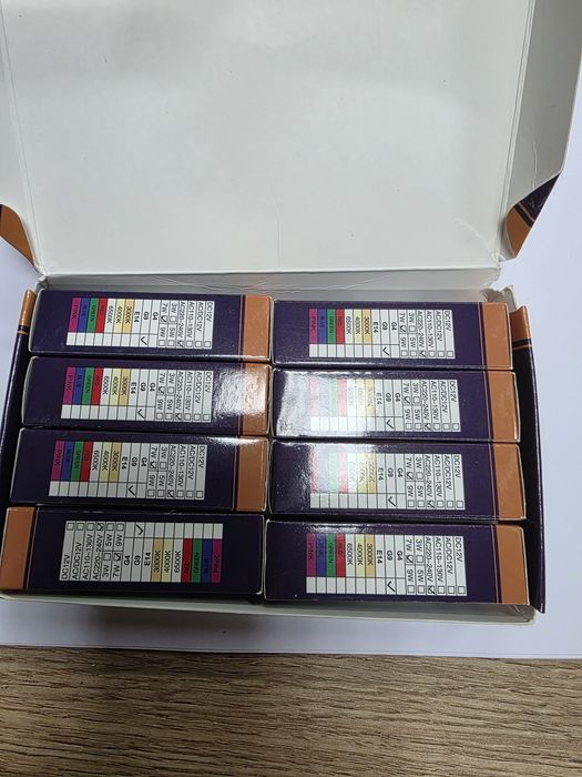 Zestaw 8 żarówek LED- 7w G9