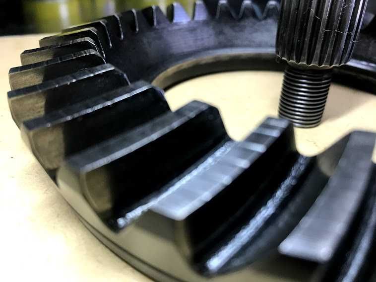 Roda de Coroa e Pinhão ,Prensa, grupo Cónico diferencial Ford English