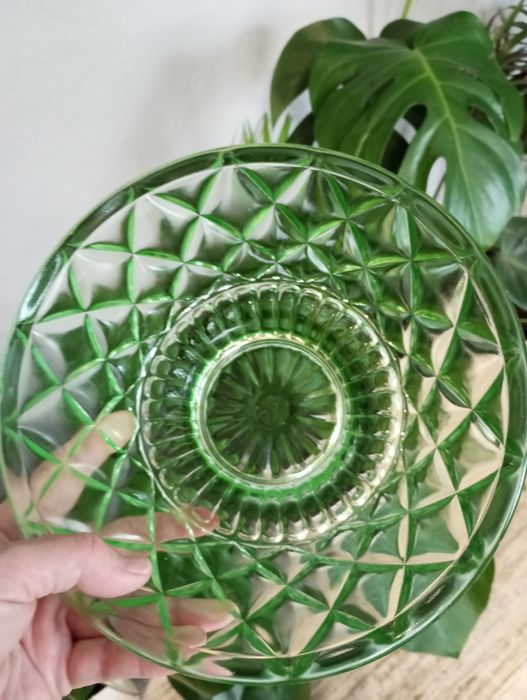 Салатниці з кольорового скла. Часів радянського союзу.