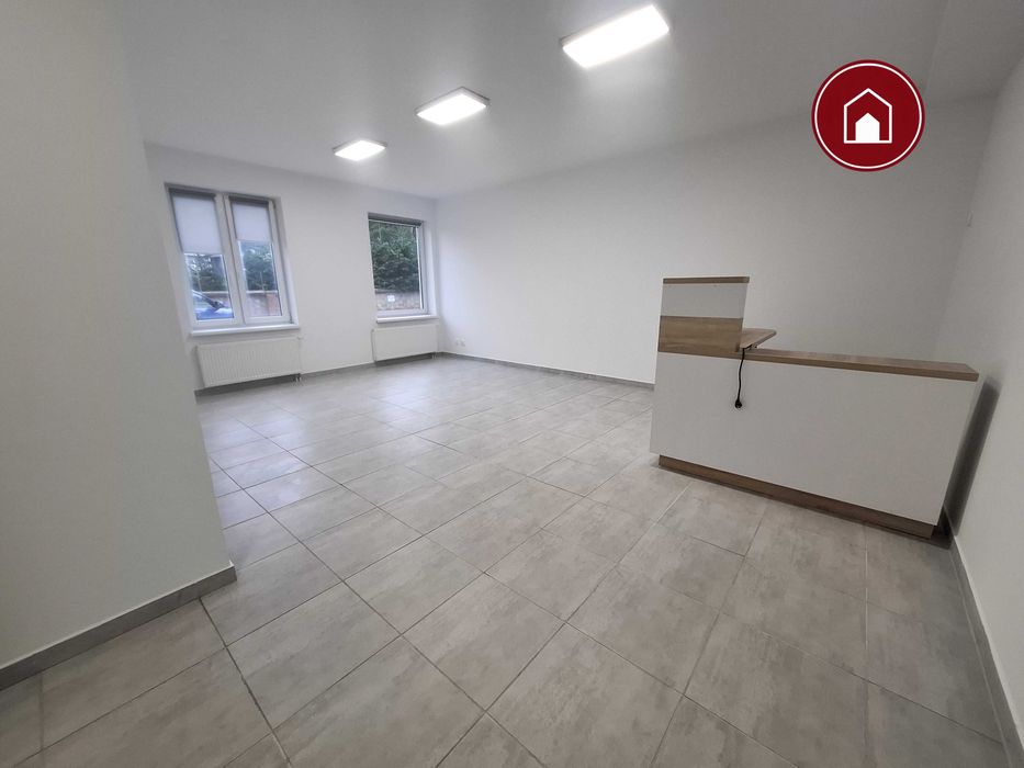 Lokal na parterze z miejscami parkingowymi (bez prowizji)