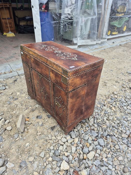 Kufer na  skarby   piracki