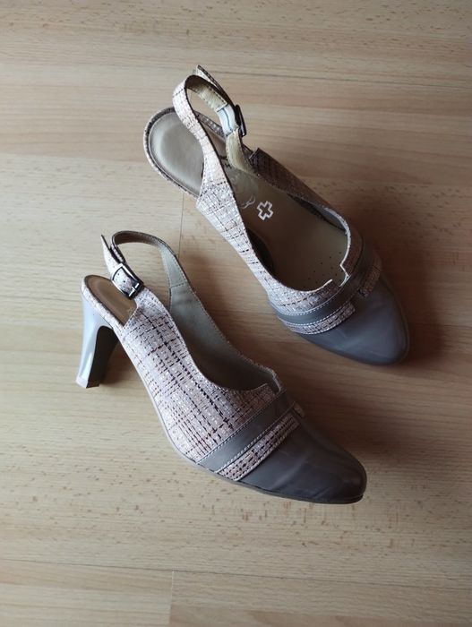 Beżowe skórzane buty czółenka damskie Korzeniowski