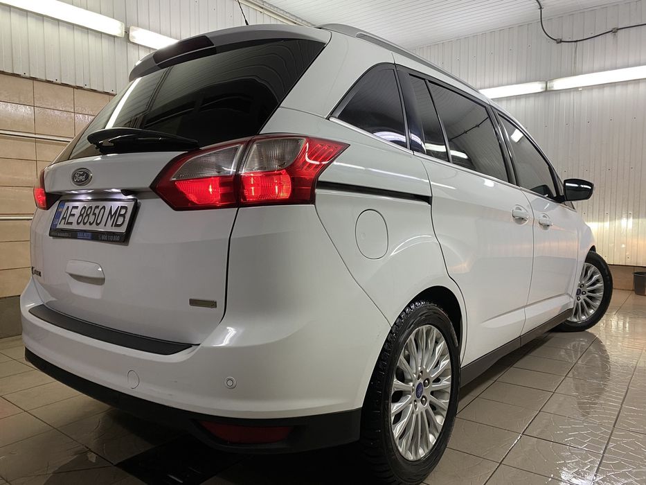Продам Ford Grand C-Max срочно