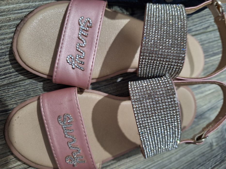 Buty dla dzieeczynki.Klapki 30, sandały 31, buty Bartek nowe 32