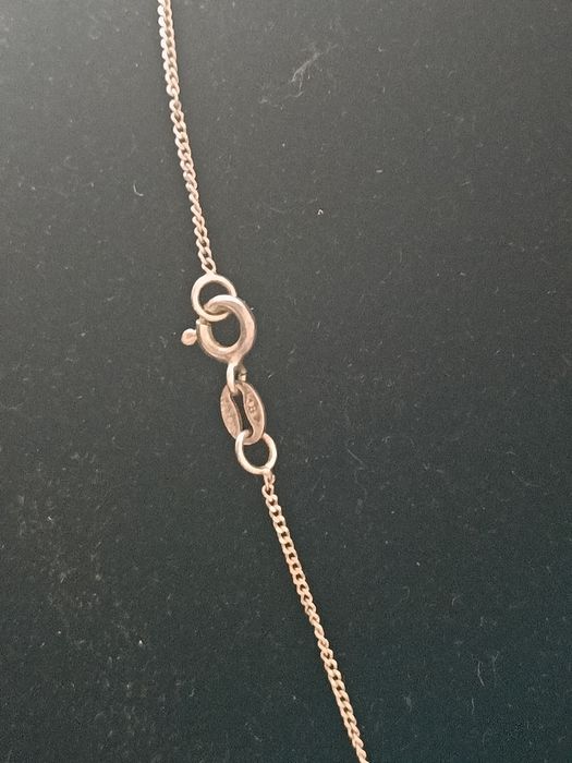 Srebrna zawieszka z lancuszkiem