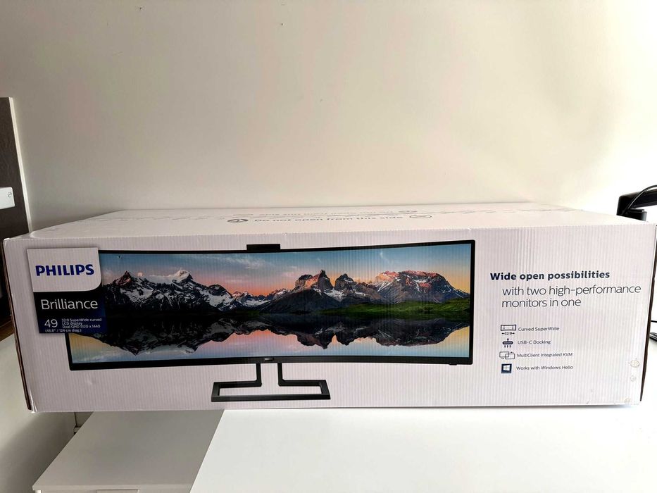 Philips Brilliance 499P9 49" Curved SuperWide 5120x1440 USB-C KVM