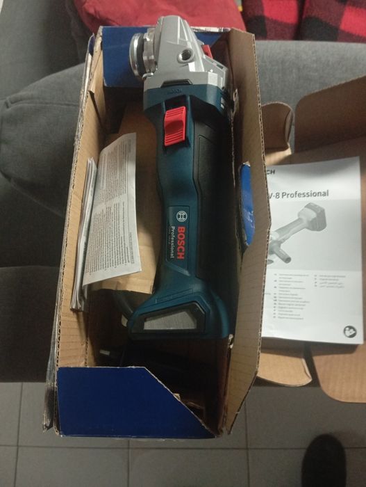 Rebarbadeira bateria Bosch nova