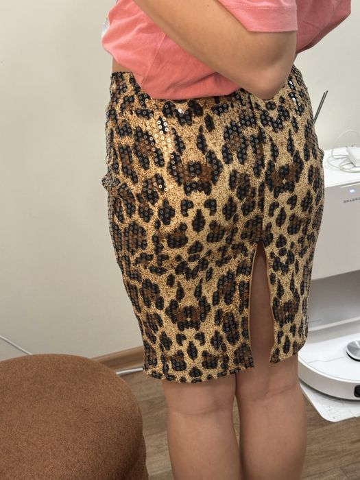 Леопардова спідниця з паєтками