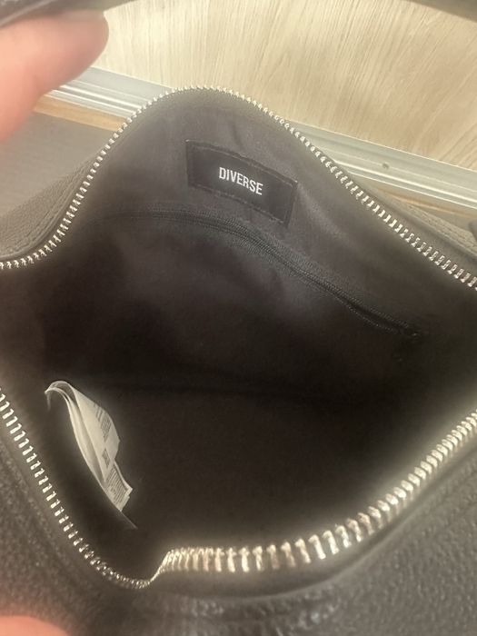 Mała czarna torebka Diverse