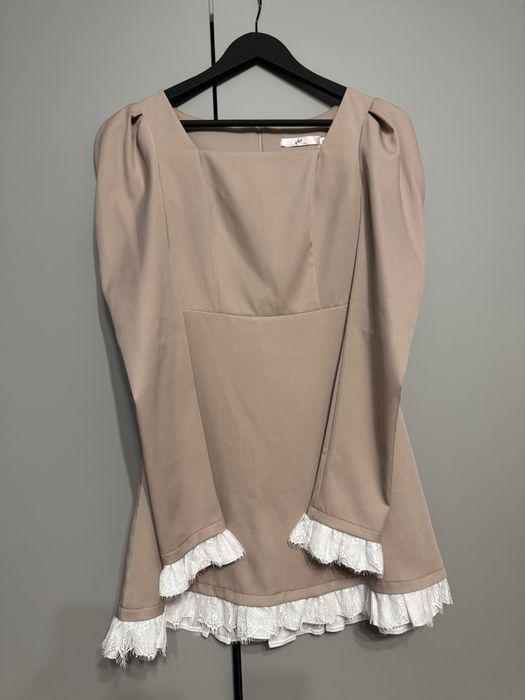 Нова сукня з мереживом бежева