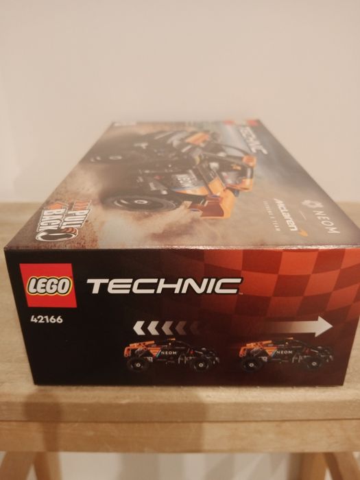 LEGO Technic 42166, samochód wyscigowy, McLaren Neom.
