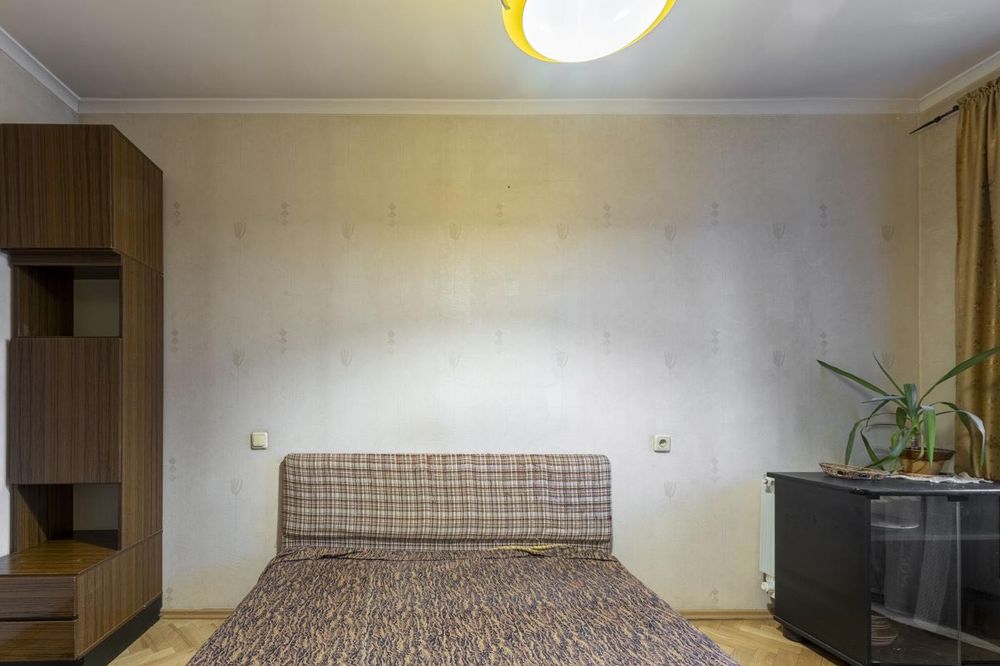 Продаж 3к квартири Київ, Верховинна 87 (метро Житомирська)