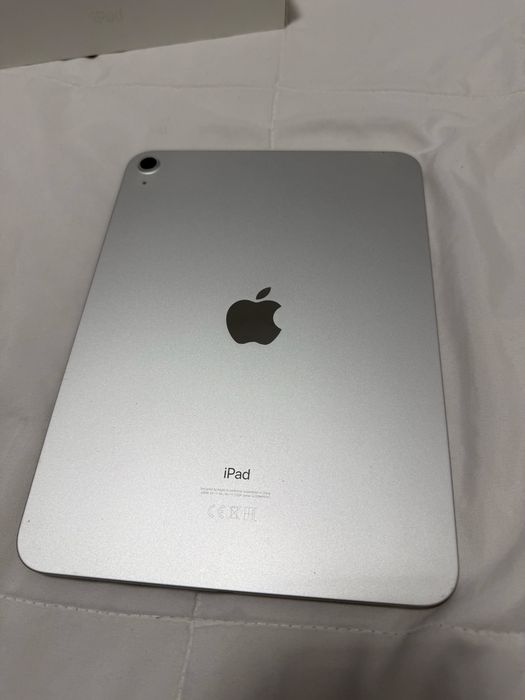 IPAD 10TH  10.9” silver