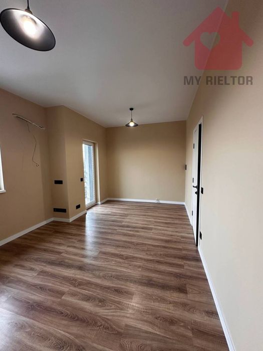 Продаж будинку у новому котеджному містечку!