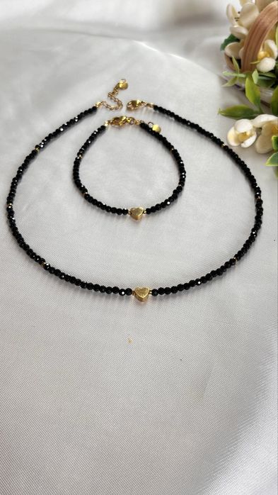 Чокер з гематиту з ланцюжками.