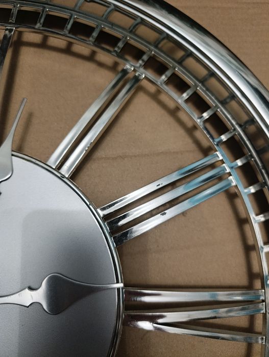 Piękny zegar ścienny glamour