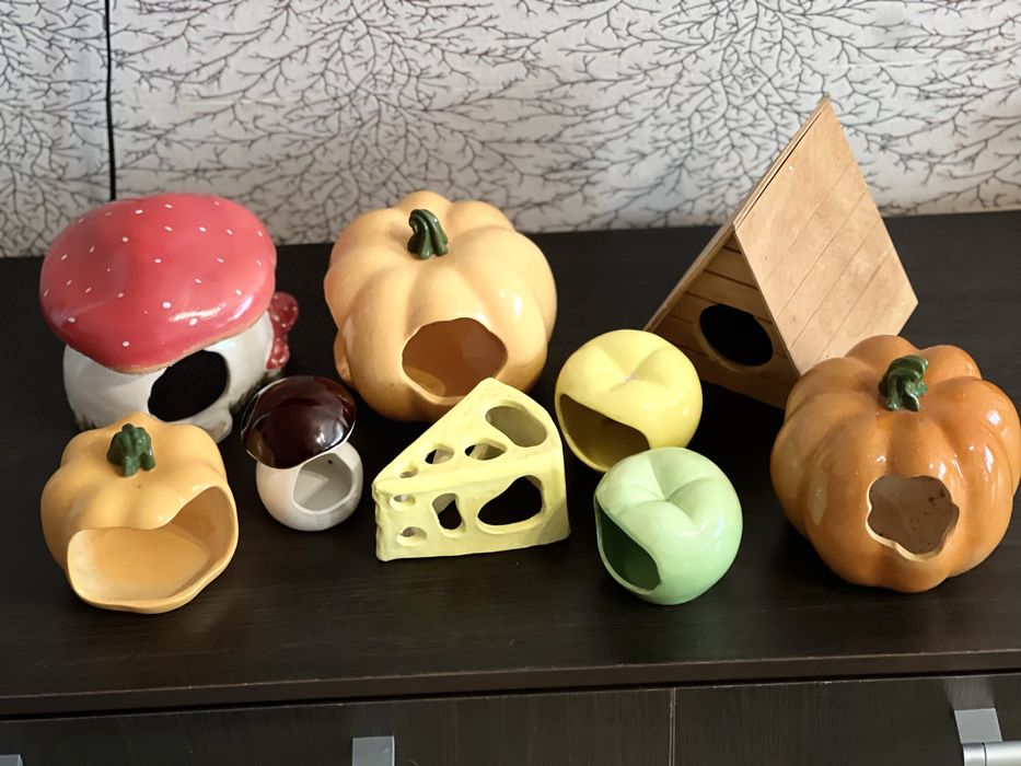 Керамічні декорації, мисочки, сінники, будинки