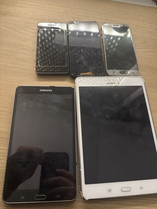 Продам телефони та планшет лотом