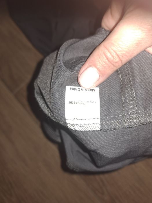 Nowe spodnie r. XL  (32)