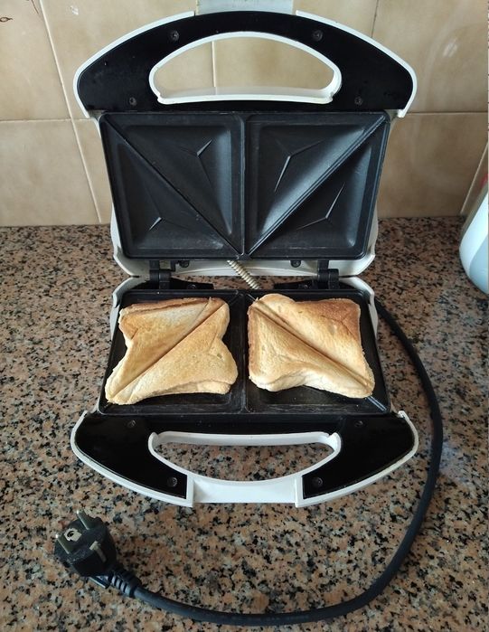 Tostadeira sanduicheira torradeira casa quarto apartamento vivenda.