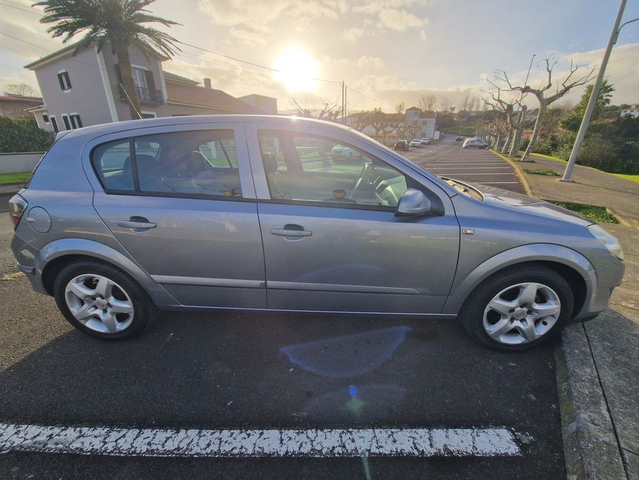 Opel Astra H 1.4 16v — photo 3